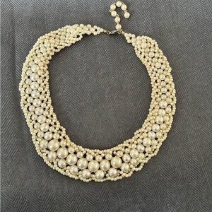 Elegant Faux Pearl Necklace